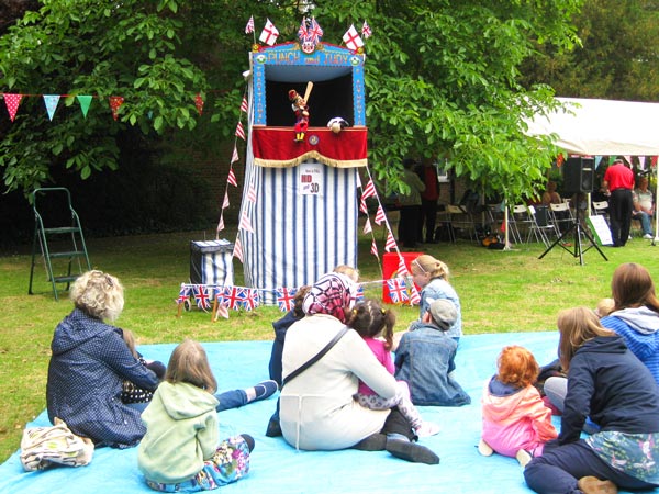 Mr Punch takes Tea in the Park