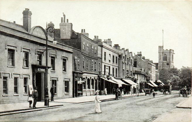 Barnet High Street looking towards Moxon Street