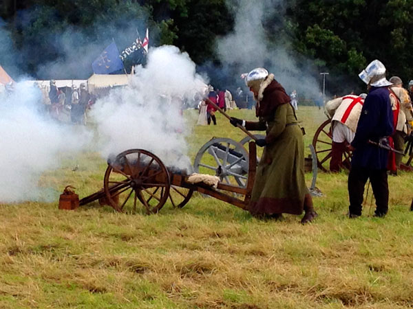 Mock cannon firing as scenes are re-created from the Battle of Barnet