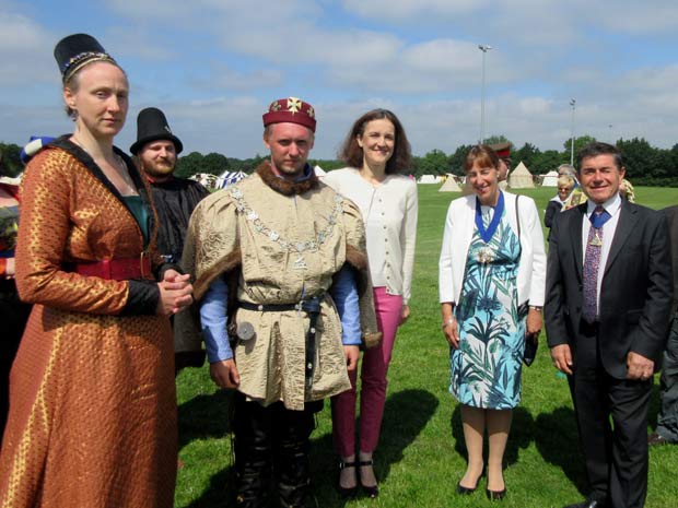 From left to right, Margaret of Anjou, King Edward IV, Martin Russell, and Theresa Villiers, MP for Chipping Barnet