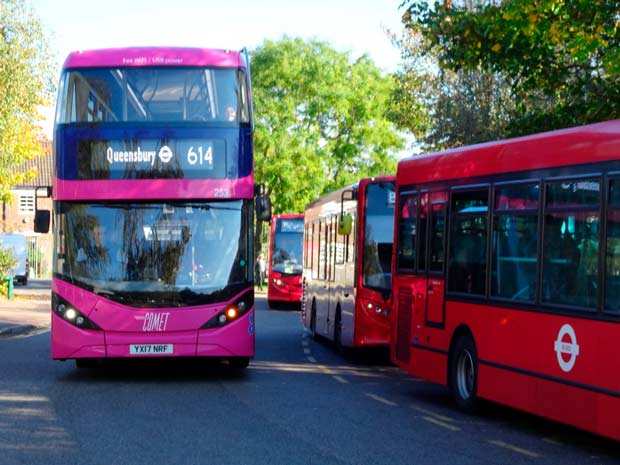 384’s competitor: Unō’s  614 bus between The Spires, Edgware and Queensbury